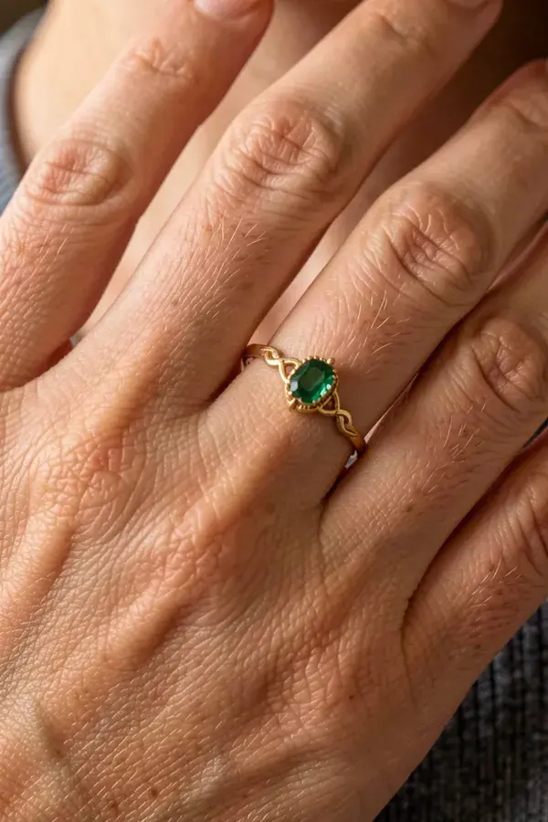 Worn jewellery and accessories